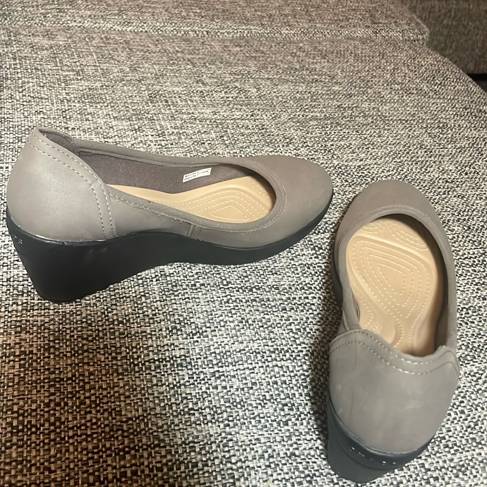 New crocs wedged heel 7W